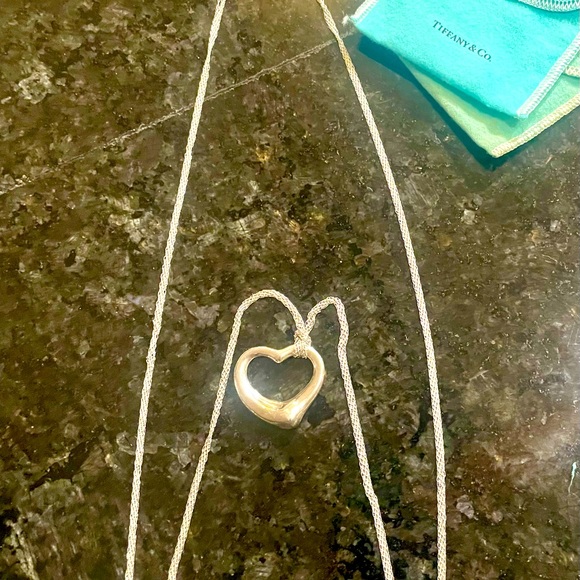 Tiffany Open Heart Pendant Large on mesh sterling silver chain. Pouch incl. - Picture 5 of 9